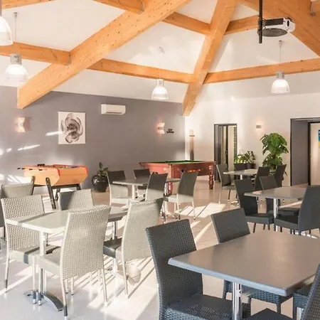 Mobil-home Pour 6 Pers Avec Terrasse - Api-1-52-1434 * Saint-Maurice-dʼIbie
